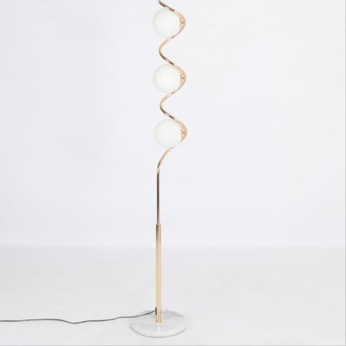 ابجورة ثلاثة انارة سبايرل ذهبي او اسود