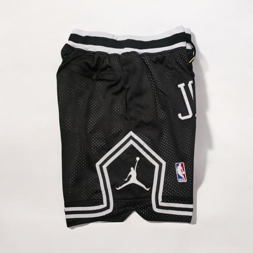 شورت مايكل جوردن - أسود كاجول