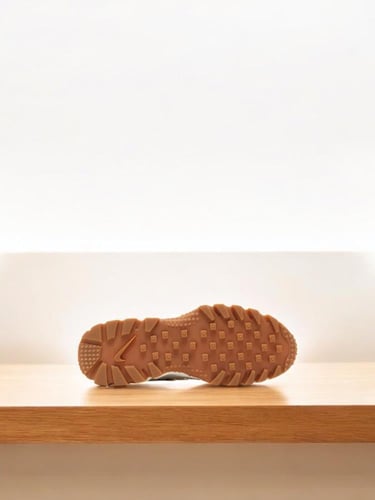 نايكي اير هومارا x جاكيموس - حذاء رياضي فاخر