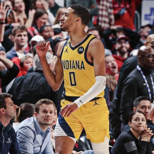 جيرسي انديانا هاليبرتون - الاصفر