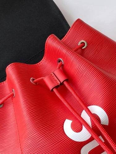 Louis Vuitton x Supreme