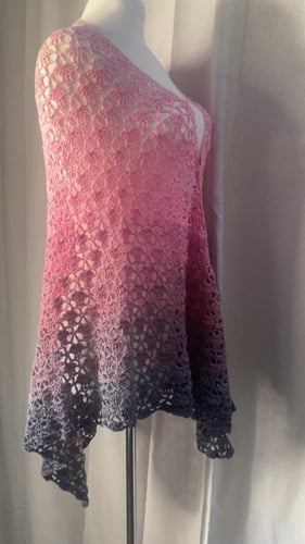 شال على شكل مثلث