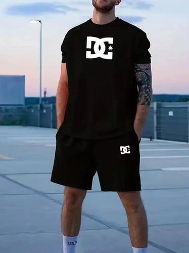 طقم رجالي رياضي