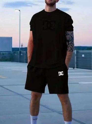 طقم رجالي رياضي