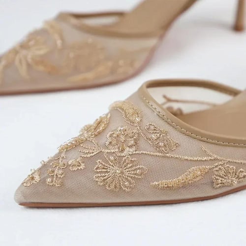 صندل نسائي مطرز