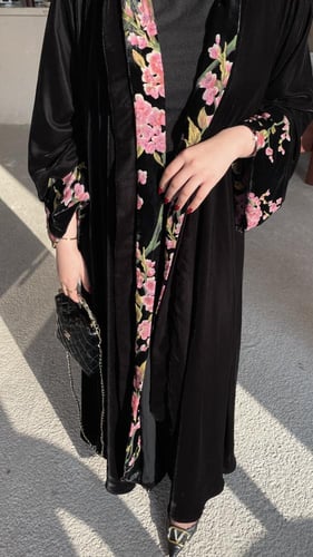 زاهيـة