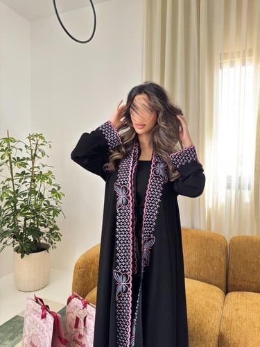 عباية رقم 200 ( عباية الفراشة الحالمة )