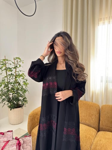 عباية رقم 203 ( عباية الفخامة الساحرة )