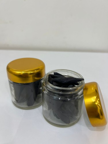 عود مسقى بأجود أنواع العطور