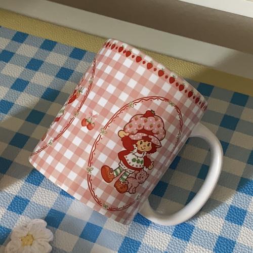 كوب ستروبري شورت كيك