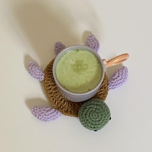 قاعدة اكواب على شكل سلحفاة