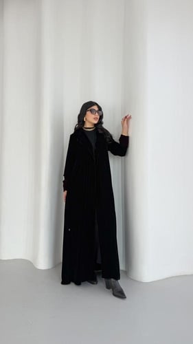 عبايه بليزر شتوي مخمل نص كالوش