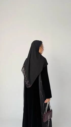 عبايه نص كالوش مطرزه