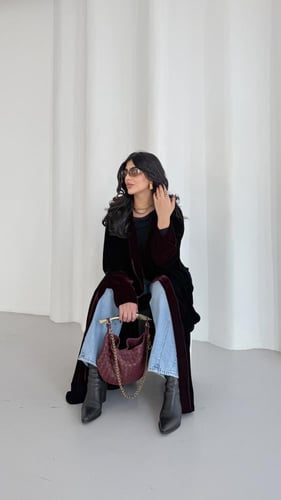 عباية مخمل ربع بشت اسود وعنابي