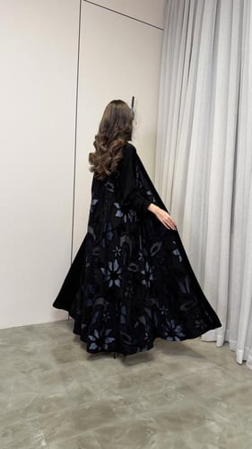 عباية نص كالوش