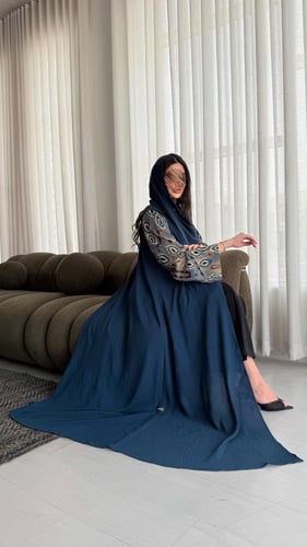 عباية كريب نص كلوش ملونة