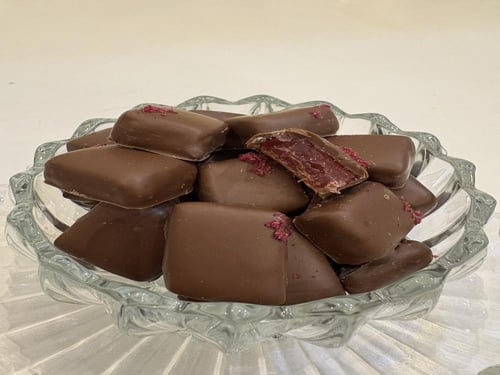 حلقوم مغلفة بالشوكلاتة البلجيكي الفاخرة
