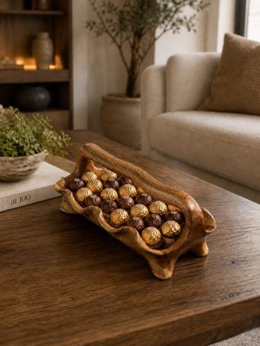Serving plate with handle