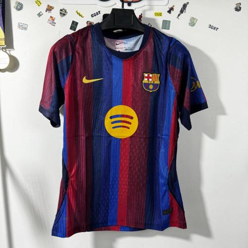 تيشيرت برشلونة الأساسي 26/27