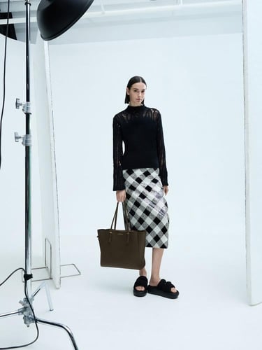 حقيبة تشارلز اند كيث charles and keith