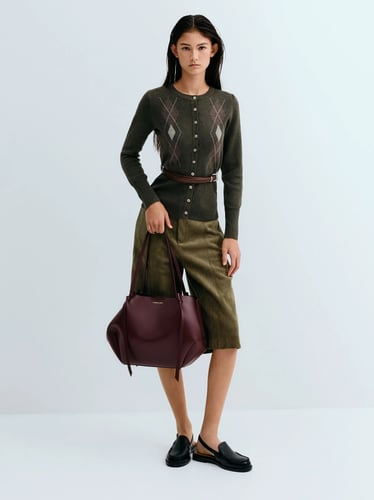 حقيبة تشارلز اند كيث charles and keith