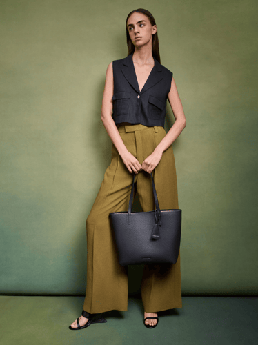 حقيبة تشارلز اند كيث charles and keith