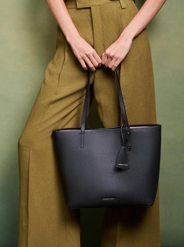 حقيبة تشارلز اند كيث charles and keith