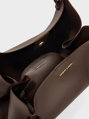 حقيبة تشارلز اند كيث charles and keith