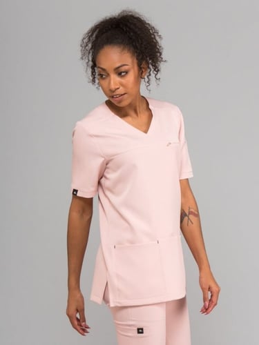 سكراب طبي نسائي AVA باللون زهري فاتح من إِلدان – ت...