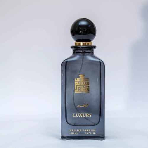 عطر فخم. LUXURY