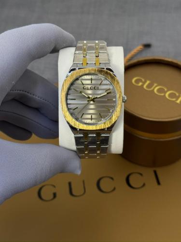 ساعة يد قوتشي