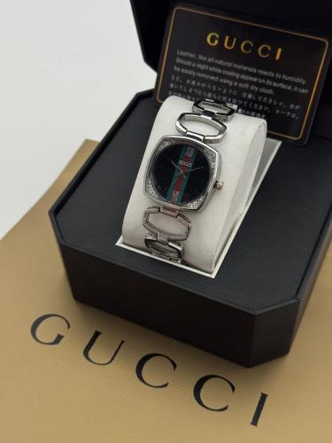 ساعة يد قوتشي