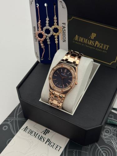 ساعة يد أوديمار بيغيه مع اكسسوارات