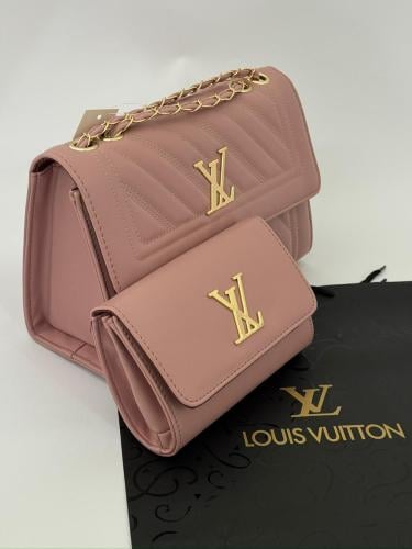 حقيبة Louis Vuitton نسائية