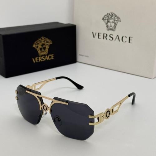 نظارات شمسية فيرساتشي