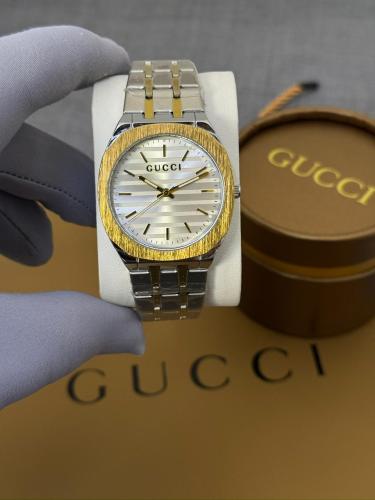 ساعة يد قوتشي