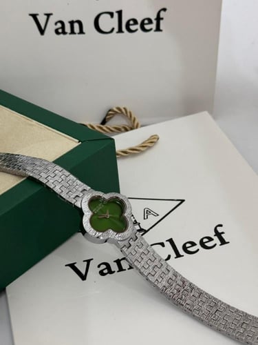 ساعة Van Cleef نسائي
