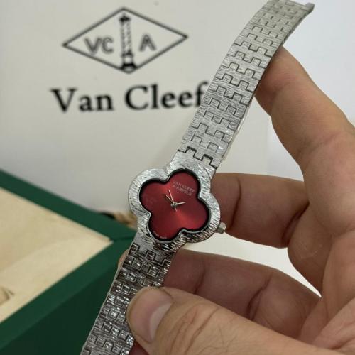 ساعة Van Cleef نسائي