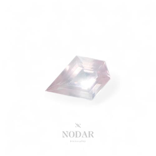 حجر روز كوارتز نيجيري بوزن 4.29 قيراط