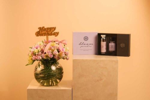 تنسيق عيد ميلاد مع عطر بلوم