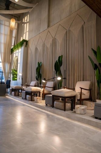 عيد ميلاد سعيد مع قسيمة من جويس هاند سبا