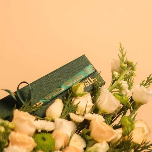 تنسيق ورد فاخر مع مسبحة طاد