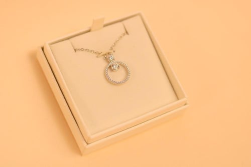 قلادة من سوارفسكي