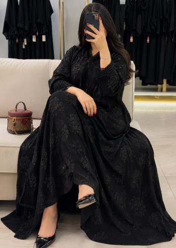 عباة (نص كلوش مشجره بالكامل ب الاسود