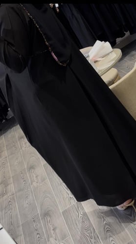 عباة ( اصايل ) كتان نص كلوش كسرات خلف وامام