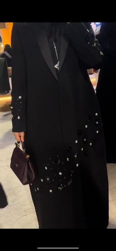 عباة ريام ملكي شك لؤلؤ ابيض واسود