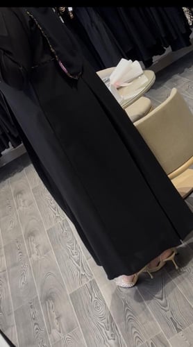 عباة ( اصايل ) كتان نص كلوش كسرات خلف وامام