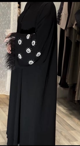 عباة ملكي اكمام شك وريش