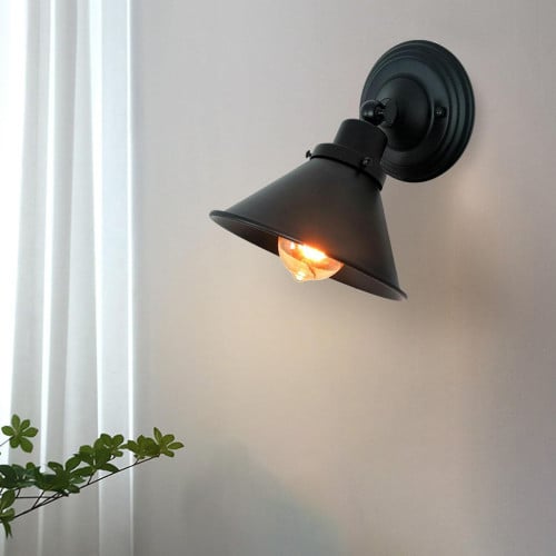 ابليك جداري حديد