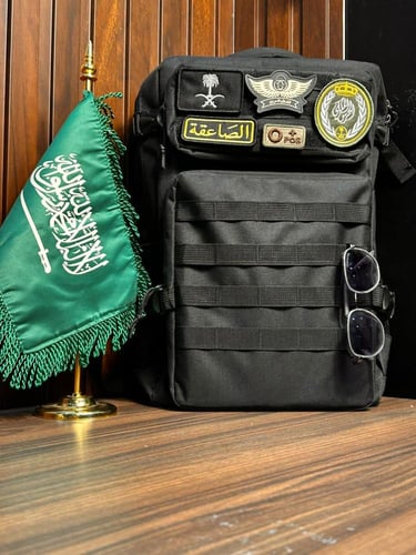 شنطه بتصميم الحرس الملكي - اسود